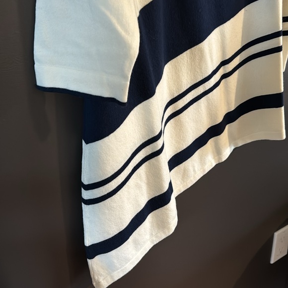 Flattering!  Zynergy by Chico's Navy and White Asymmetrical Sweater - Size 3 - Picture 4 of 4